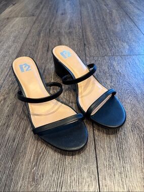 R2 Black Double-Strap Block Heel Sandals